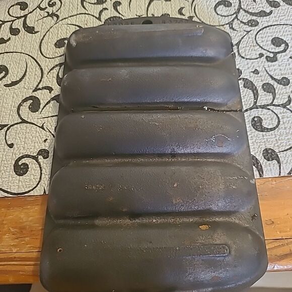 Vintage Corn Pone Pan # 2 - Picture 2 of 4